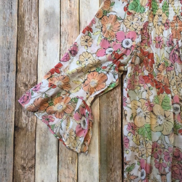 Zac & Rachel Floral Top - Picture 2 of 8